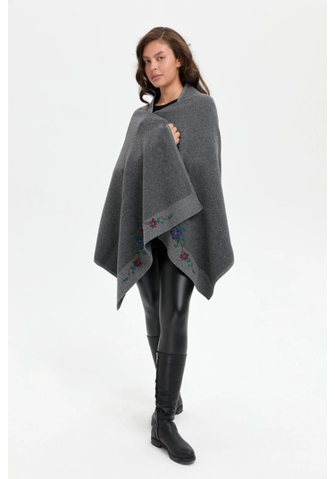 Desen Triko Üç Çiçekli Nakış İşlemeli Kadın Yün Şal 24055 Füme