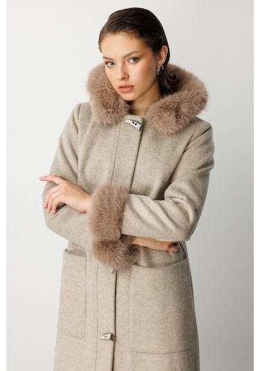 Ekol Kadın Yakası Ve Kolları Kürklü Kaşe Kaban 6055 Vizon Vizon