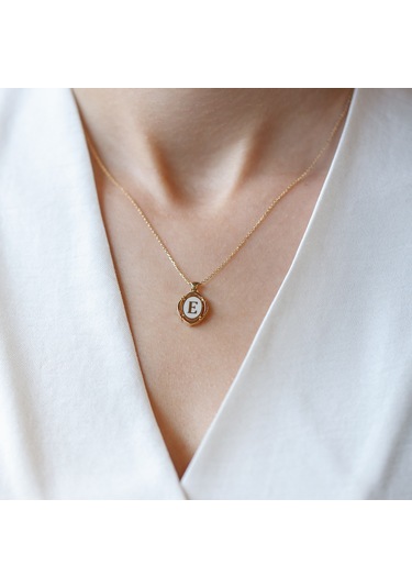 Uşaklıhafız 14 Ayar Altın Küçük Boy Sedefli E Harfi Kolye