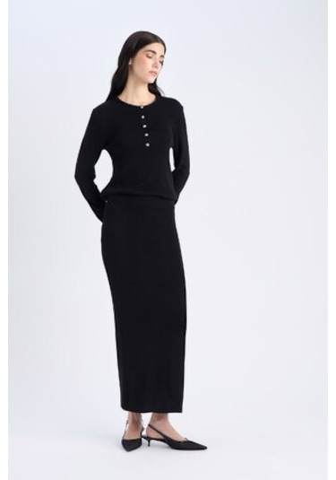DeFacto Basic Düz Midi Kalem Etek E5361AX25SPBK81 Siyah DeFacto Basic Düz Midi Kalem Etek E5361AX25SPBK81 Siyah
