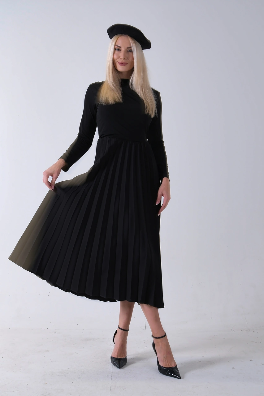 Feminist Siyah Eteği Pilise Detaylı Elbise 3975495.01 Siyah