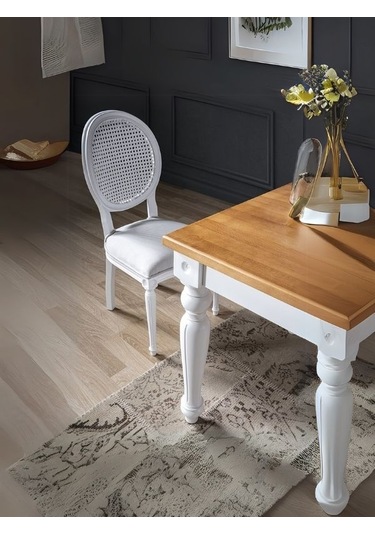Madalyon Hazeranlı Ahşap Klasik Sandalye Beyaz