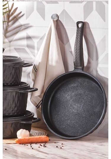 Karaca  Biodiamond Döküm 7 Parça Fırın Eldiveni Hediyeli Tencere Seti