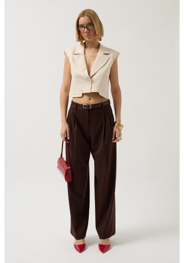 Modasize Düğme Detay Cepli Yelek Altın