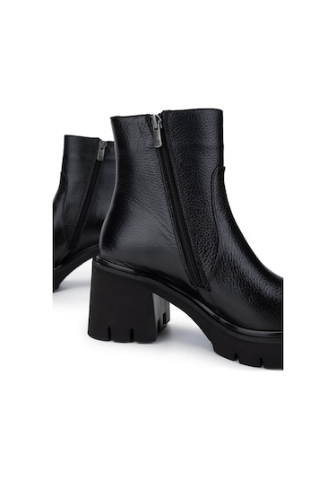 Tamer Tanca Kadın Hakiki Deri Siyah Floter Casual Bot 33 52000 Bn Bot Sk24-25 Sıyah Fltr Siyah