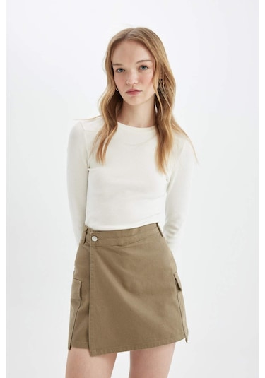 DeFacto Regular Fit Normal Bel Kargo Cepli Gabardin Şort Etek D4991AX24AUKH474 Haki