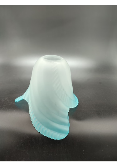 Küçük Avize Camı.3 Kanatlı.mat-mavi Renkte.mum Ampule Göre E.14 Mat Mavi