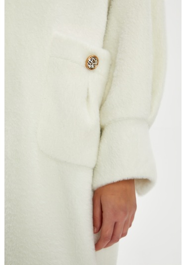 Kadın Oversize Kürk Kaban - Yumuşak Dokulu, Şık Ve Modern Tasarım - Günlük Ve Özel Kullanım İçin İdeal Ekru