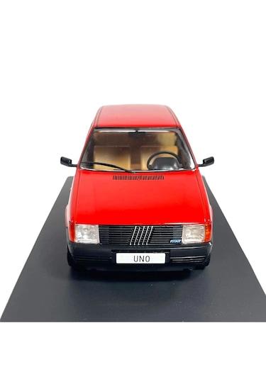 1:24 Whitebox 1983 Fiat Uno
