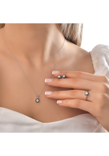 Ariş Siyah Ve Beyaz Pırlanta Kolye