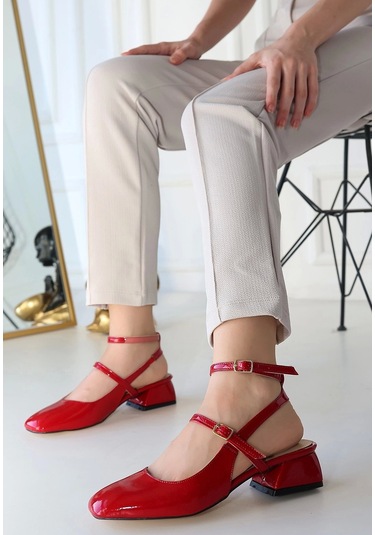 Karmi Kırmızı Rugan Topuklu Kemerli Ayakkabı Çok Renkli