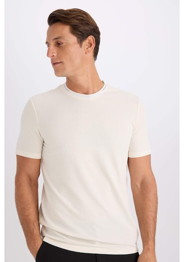 DeFacto Slim Fit Dar Kesim Bisiklet Yaka Kısa Kollu Krinkıl Kısa Kollu Tişört D7225AX25SPER85