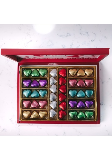 Kelebek Kalpler Temalı Beyaz Kutu 42 Adet Yaldızlı Kalp Çikolata