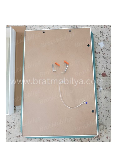 Brat 50x70 Cm. B055 Buğu Çözücülü Dokunmatik Led Ayna