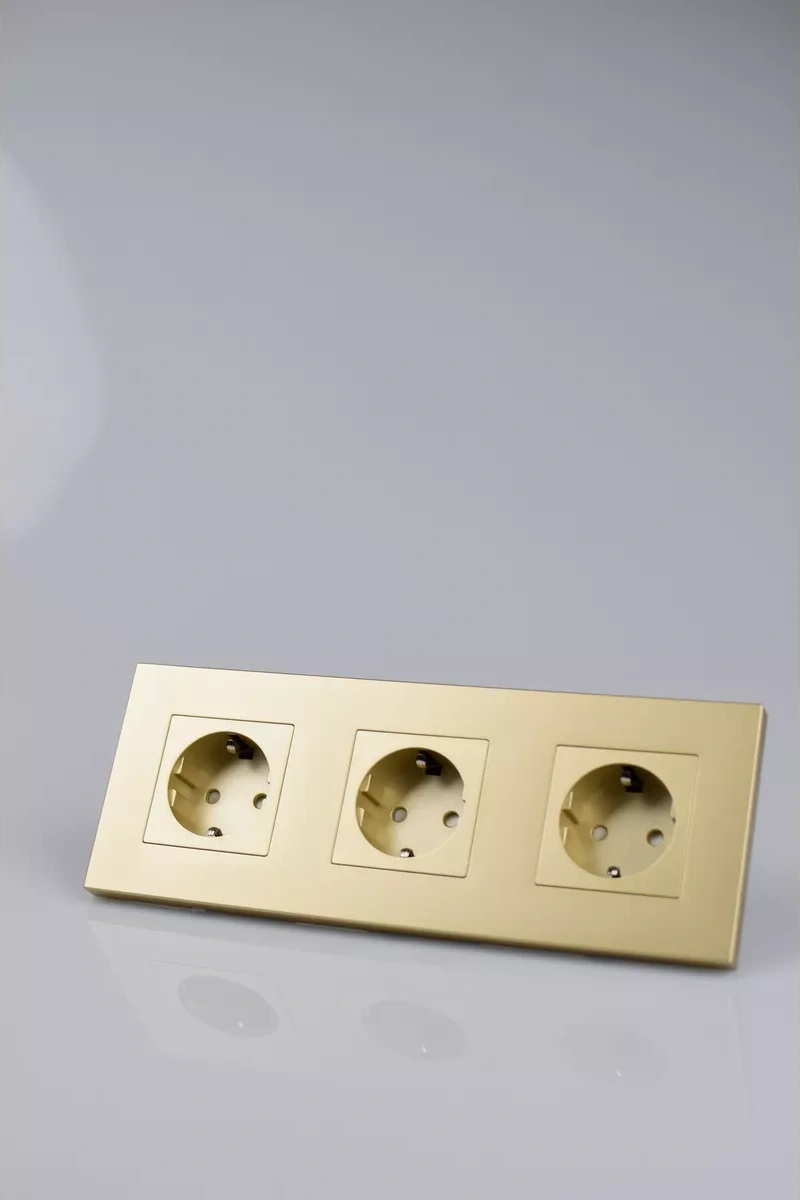 Vo'stabl Üçlü Topraklı Altın Priz 182590562 103