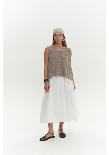 Amaya Bilek Hizasında Pileli Beyaz Etek Beyaz