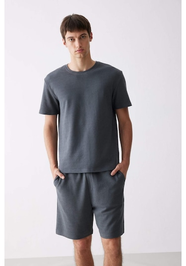 DeFacto Regular Fit Dokulu Beli Bağcıklı Şort E2588AX25SMAR58 DeFacto Regular Fit Dokulu Beli Bağcıklı Şort E2588AX25SMAR58