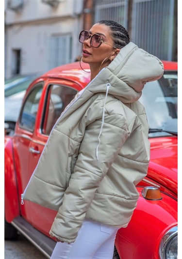 Kadın Bej Su Geçirmez Kapüşonlu Şişme Mont