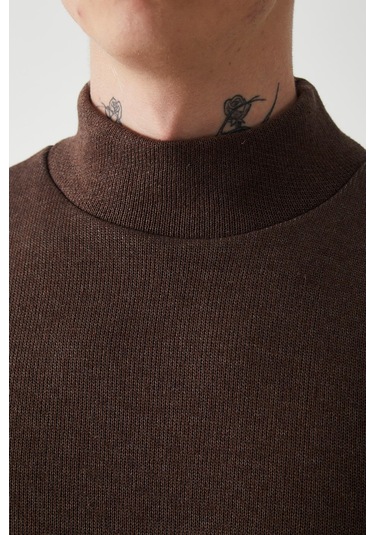 R-5849 Boğazlı Düz Örme Kazak Sweat Kahverengi