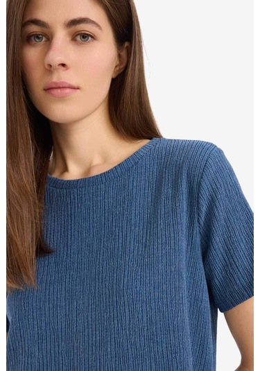 DeFacto Regular Fit 2'li Bürümcük Takım Kısa Kollu Tişört Esnek Belli Kapri Alt F1475AX25SPIN103 DeFacto Regular Fit 2'li Bürümcük Takım Kısa Kollu Tişört Esnek Belli Kapri Alt F1475AX25SPIN103