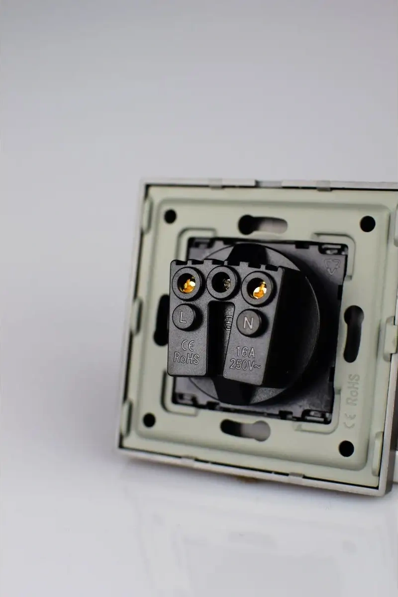 Vo'stabl Çapraz Priz Tekli Plastik Gri Topraklamalı 145885807 101