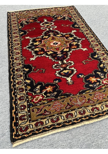 Burak Halı El Dokuma Kırmızı 88 x 142  CM %100 Yün Kök Boya Yörük Halısı