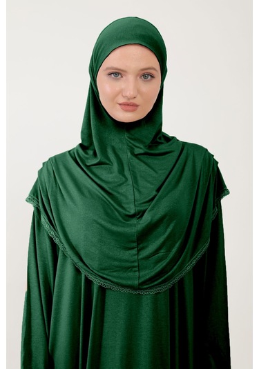 Kadın Tesettür Pamuklu Başörtülü Namaz Elbisesi Dantelli Tek Parça Penye Kumaş Zümrüt Yeşili