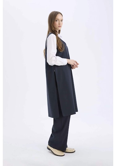 DeFacto Regular Fit V Yaka Basic Düz Uzun Cepli Süveter E1340AX25SPNV173 Lacivert