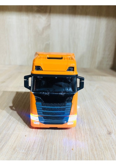 Sesli Işıklı Ölçekli 1/43 Dorsesiz Tır Kafası Açılabilir Kupalı Sarı