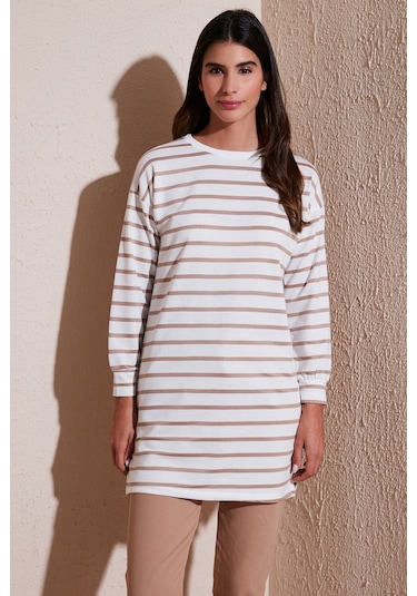 Lela Modest Çizgili Pamuklu Regular Fit Bisiklet Yaka Bayan Tunik 5865784 Bisküvi Lela Modest Çizgili Pamuklu Regular Fit Bisiklet Yaka Bayan Tunik 5865784 Bisküvi