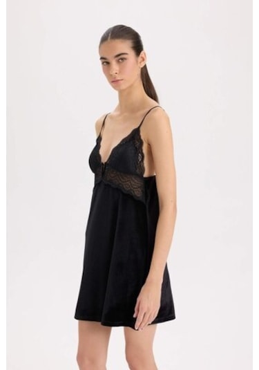 Defacto Fall İn Love V Yaka Dantelli Kadife Askılı Gecelik D6446ax24wnbk81 Siyah Defacto Fall İn Love V Yaka Dantelli Kadife Askılı Gecelik D6446ax24wnbk81 Siyah