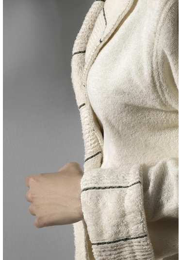 Carmine Robe Cream - Ekstra Yumusak, Modern Ve Ozel Tasarim %100 Krem