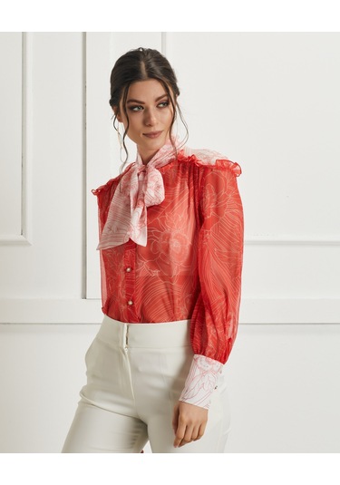 Fular Yaka Detaylı Transparan Desenli Gömlek Feminen Ve Şık Tasarım Koral