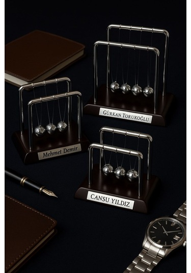 İsim Yazılı Kişiye Özel Newton Sarkaçı Metal Denge Topu Masaüstü Ofis Şık Dekoratif Hediye Büyük Boy