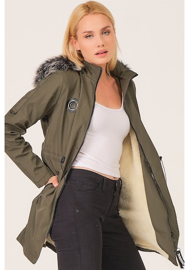 Z6689 Dewberry Içi Kuzulu Bayan Mont-Haki