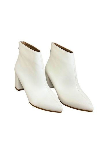 Günlük Kadın Kısa Bot Kalın Topuklu Fermuarlı Sivri Burunlu Tırtıklı Taban Kürklü Astarlı Bootie 211 Mahmut Özer Beyaz Cilt Günlük Kadın Kısa Bot Kalın Topuklu Fermuarlı Sivri Burunlu Tırtıklı Taban Kürklü Astarlı Bootie 211 Mahmut Özer Beyaz Cilt