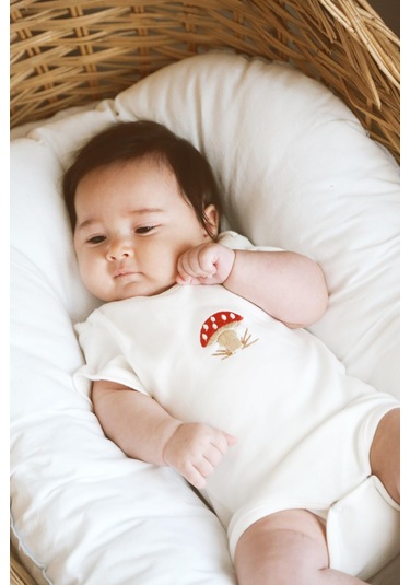 3lü Nakışlı Çıt Çıtlı Kısa Kollu Body Zıbın Model 1 Beyaz