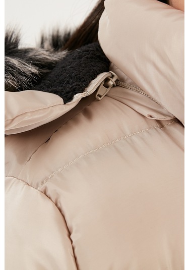 Lela Peluş Astarlı Yakası Suni Kürklü Çıkarılabilir Kapüşonlu Kışlık Kız Çocuk Mont 5766038 Taş Lela Peluş Astarlı Yakası Suni Kürklü Çıkarılabilir Kapüşonlu Kışlık Kız Çocuk Mont 5766038 Taş