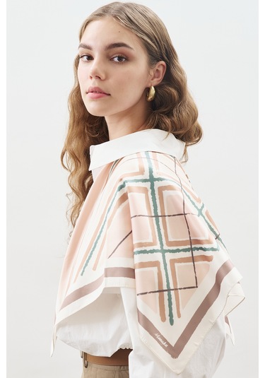 Desenli Orta Boy Saten Fular Leya Leya