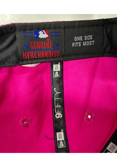 New Era Sarı Motifli Gold Ny Logo 9Fifty Kadın Şapka