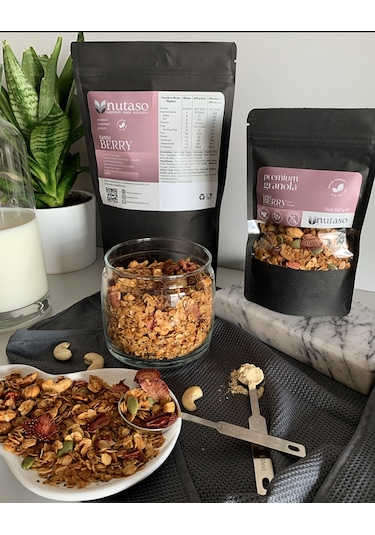 Nutaso Choco Granola 320 G + Berry Granola 320 G
