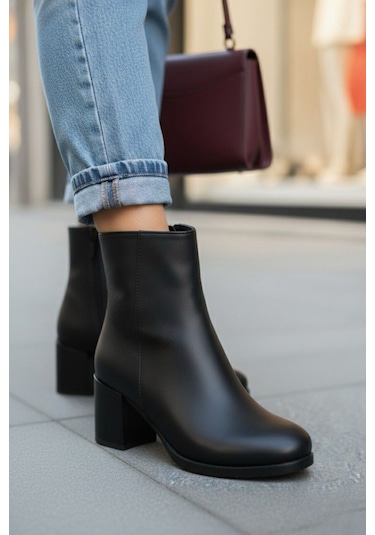 Kadın Liva Düz Topuklu Kısa Bot Siyah Deri