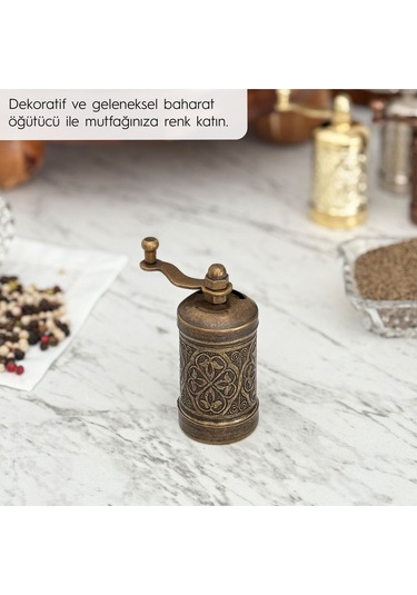Antik Zamak Karabiber El Değirmeni Öğütücü Grinder 8 Cm Kahverengi