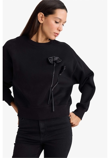 Defacto Boxy Fit Bisiklet Yaka Aplike Kalın Sweatshirt G7007ax25wnbk81 Siyah-bk81 Defacto Boxy Fit Bisiklet Yaka Aplike Kalın Sweatshirt G7007ax25wnbk81 Siyah-bk81