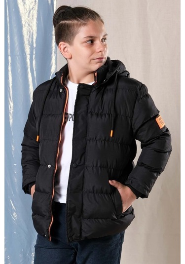 Kapüşonlu İçi Polar Astarlı Erkek Çocuk Şişme Mont Siyah