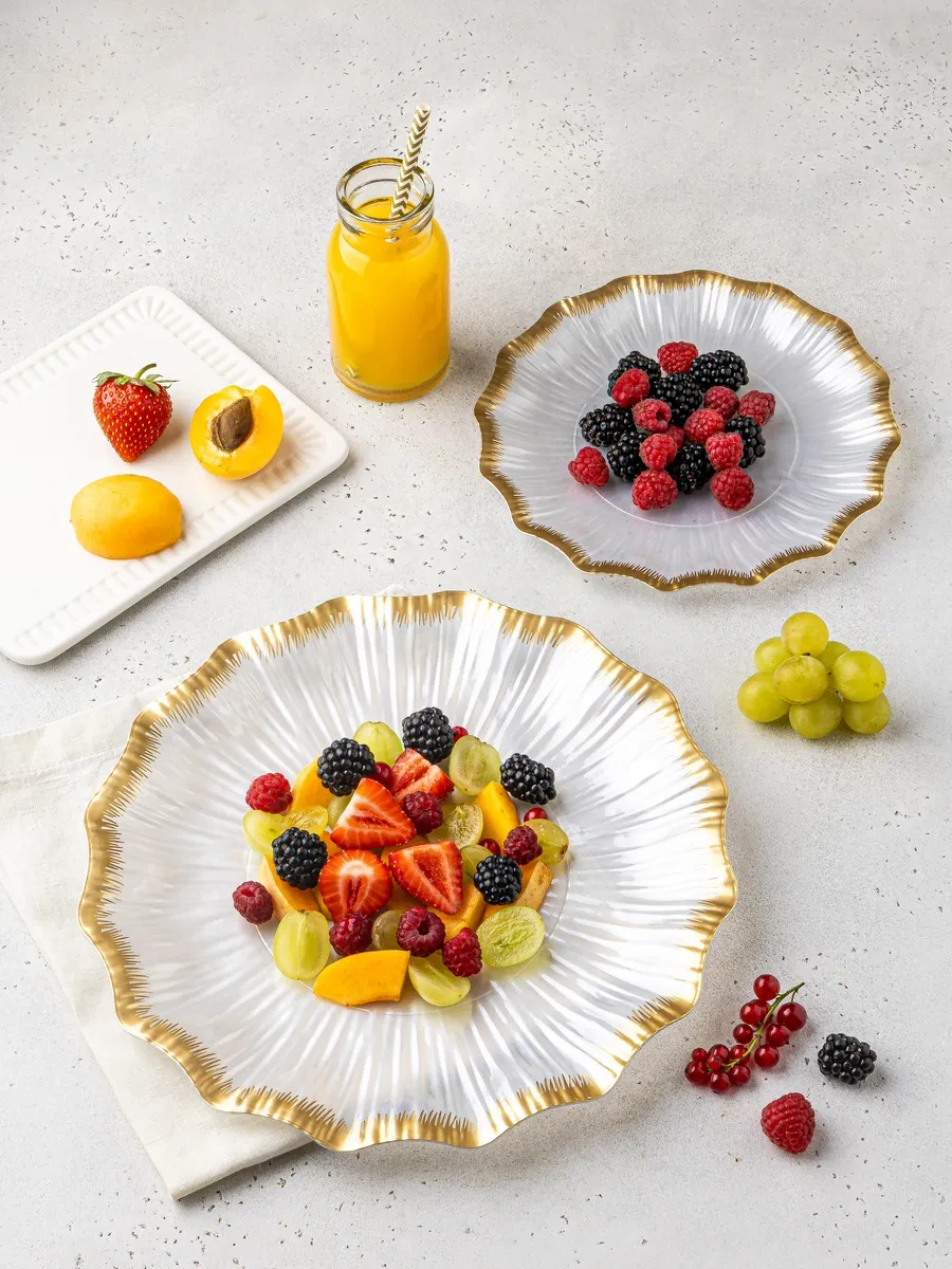 Family Co. Tek Kullanımlık Plastik Tabaklar. 20'li Paket. 415041944 100 adet