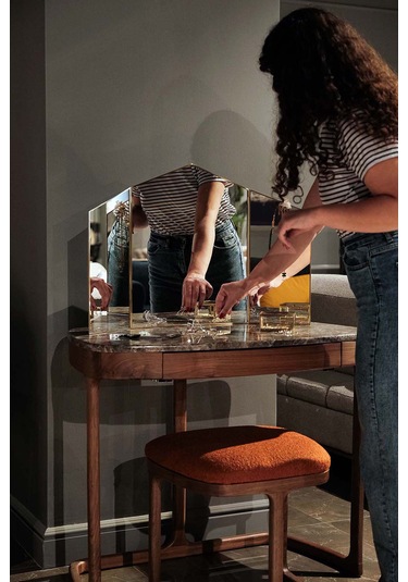 Makyaj Aynası Masaüstü Büyük Pirinç Gold 80x50cm