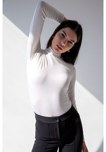 Kadın Dik Yaka Zebra Desenli Body Beyaz