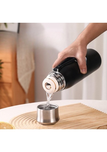 Siyah Büyük Kapasiteli Bisiklet Spor Su Isıtıcısı Kupa 316 Paslanmaz Çelik Kullanışlı Şövalye Fincan Yüksek Değerli Açık Yalıtımlı Pot 750 Ml