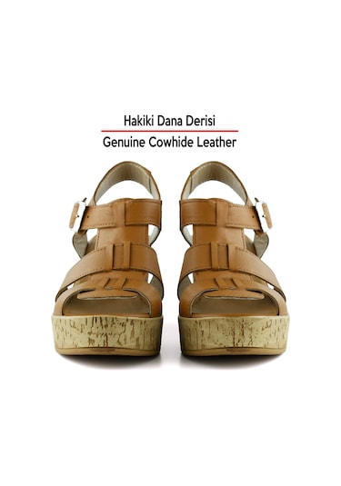 Erkan Saçmacı Xena Taba Hakiki Dana Derisi Mantar Taban Görünümlü Dolgu Topuklu Gladyatör Sandalet Taba Erkan Saçmacı Xena Taba Hakiki Dana Derisi Mantar Taban Görünümlü Dolgu Topuklu Gladyatör Sandalet Taba